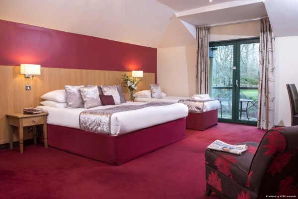 Hotel The Vale Resort (Cardiff)